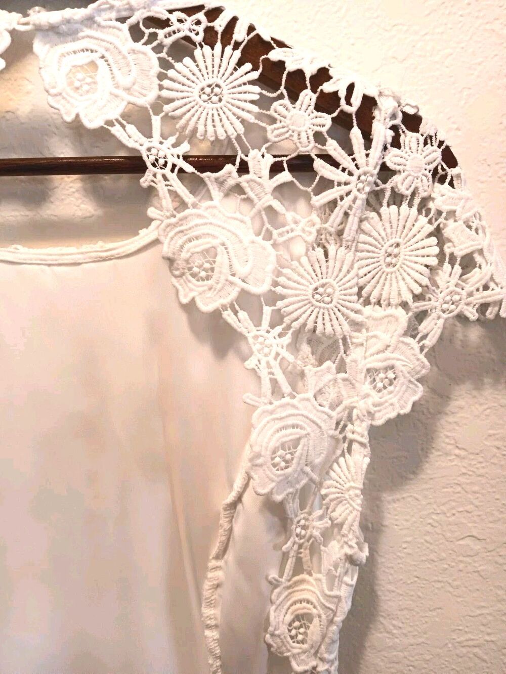 Lulus White Crochet Floral Lace Open Back Mini Dress Cap Sleeve Bridal Size M - Picture 9 of 11